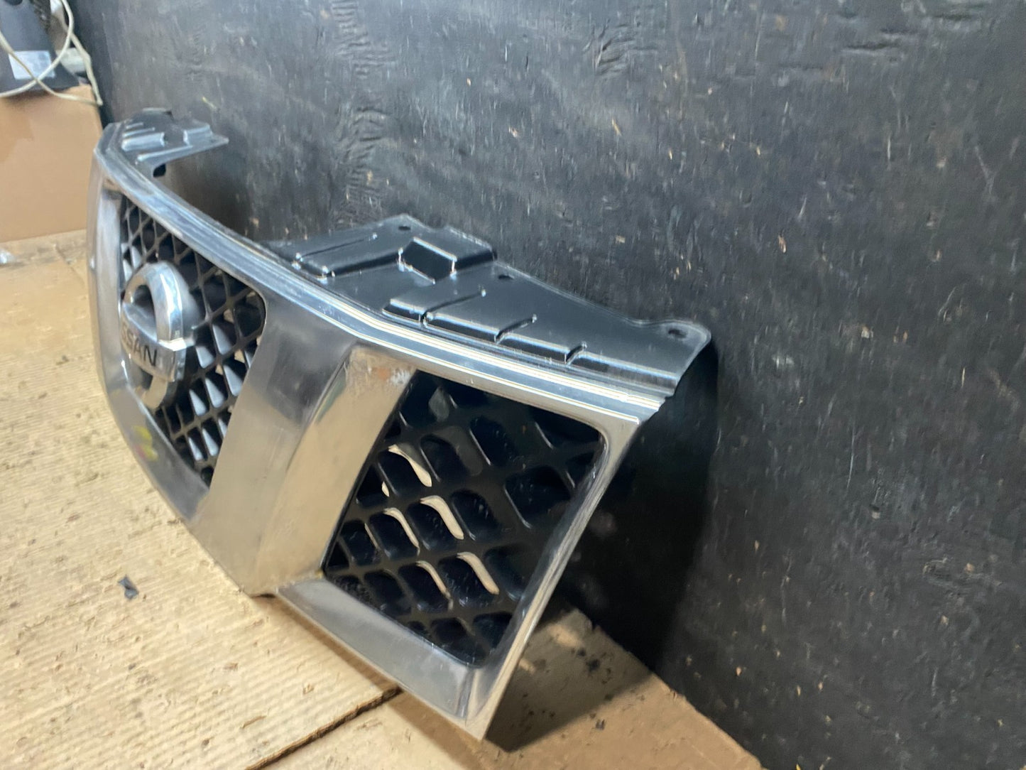 2005 2006 2007 Nissan Pathfinder Chrome Front Upper Grill Grille T9697 DG1