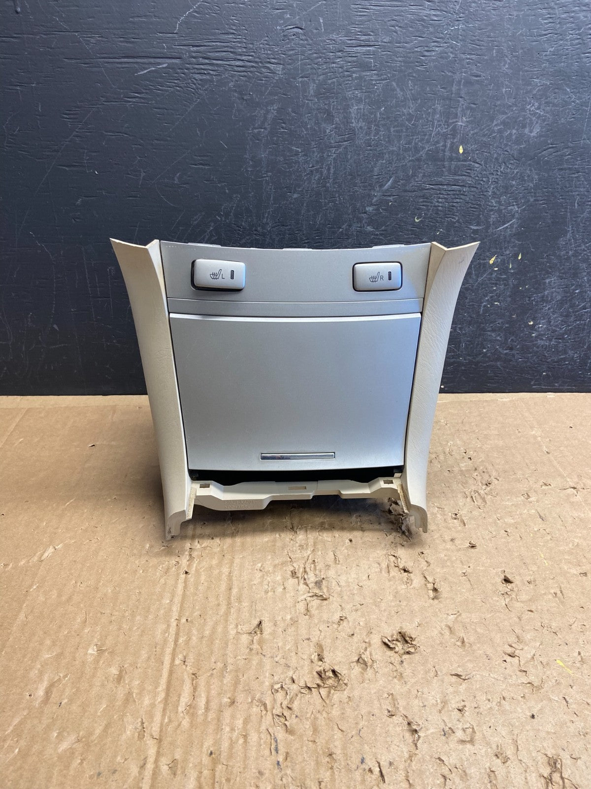 2004 to 2006 Toyota Solara Center Dash Storage Cubby w/ Heated Seats AD6966 DG0