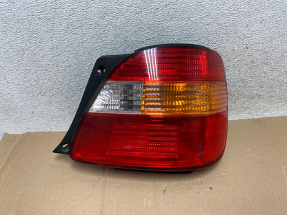 2001 - 2005 Lexus Gs300 Gs400 Gs430 Right Passenger Side Tail Light AI11530