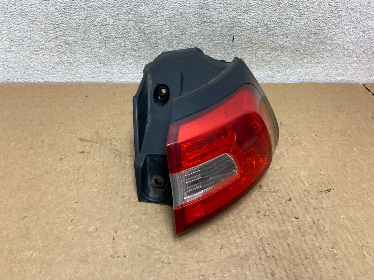 2014 to 2018 Jeep Cherokee Right Passenger RH Side Tail Light AI3518 LK2