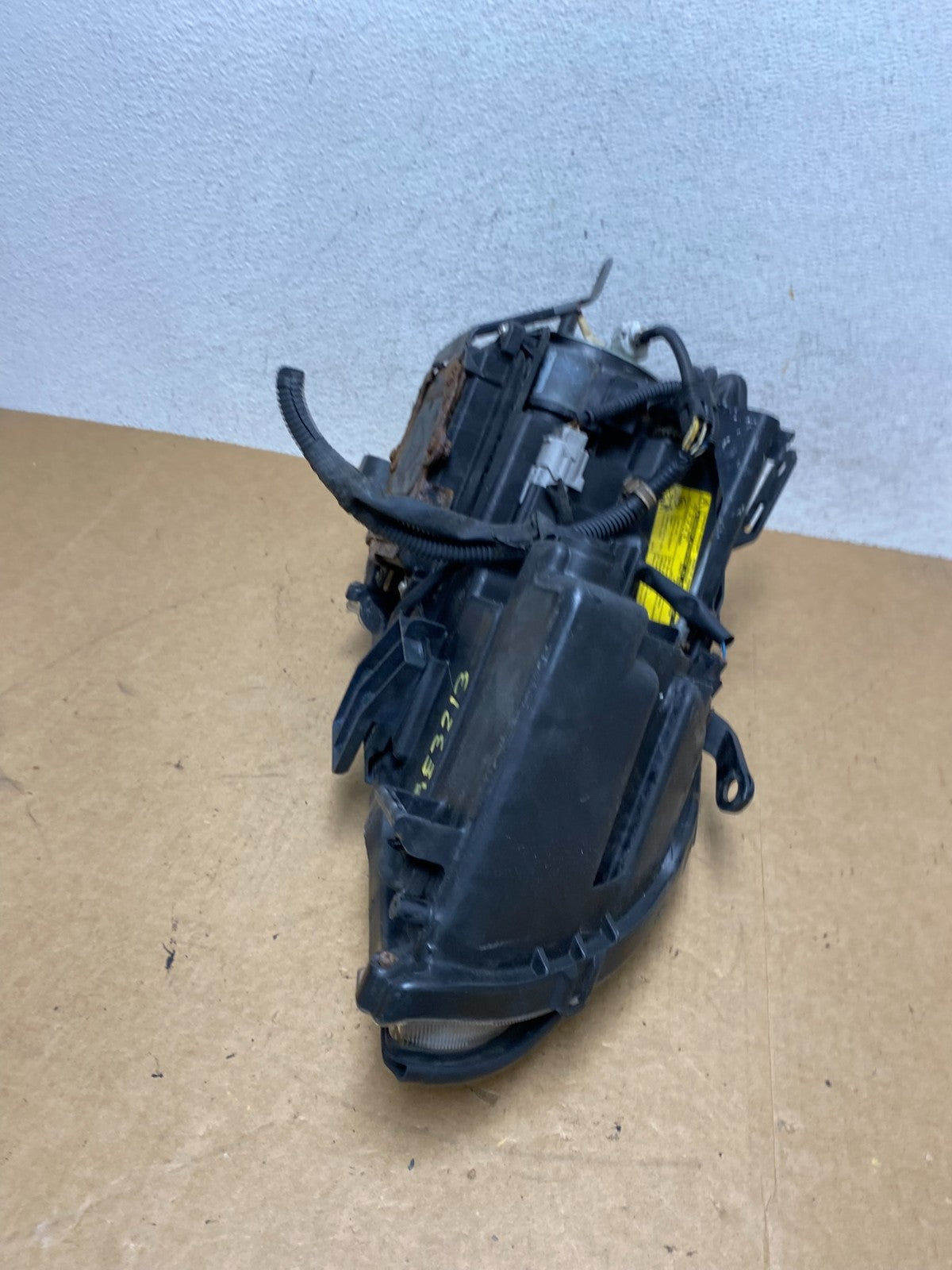 2004 to 2009 Lexus RX330 RX350 Xenon Left Driver Side Headlight AE3213 DW6