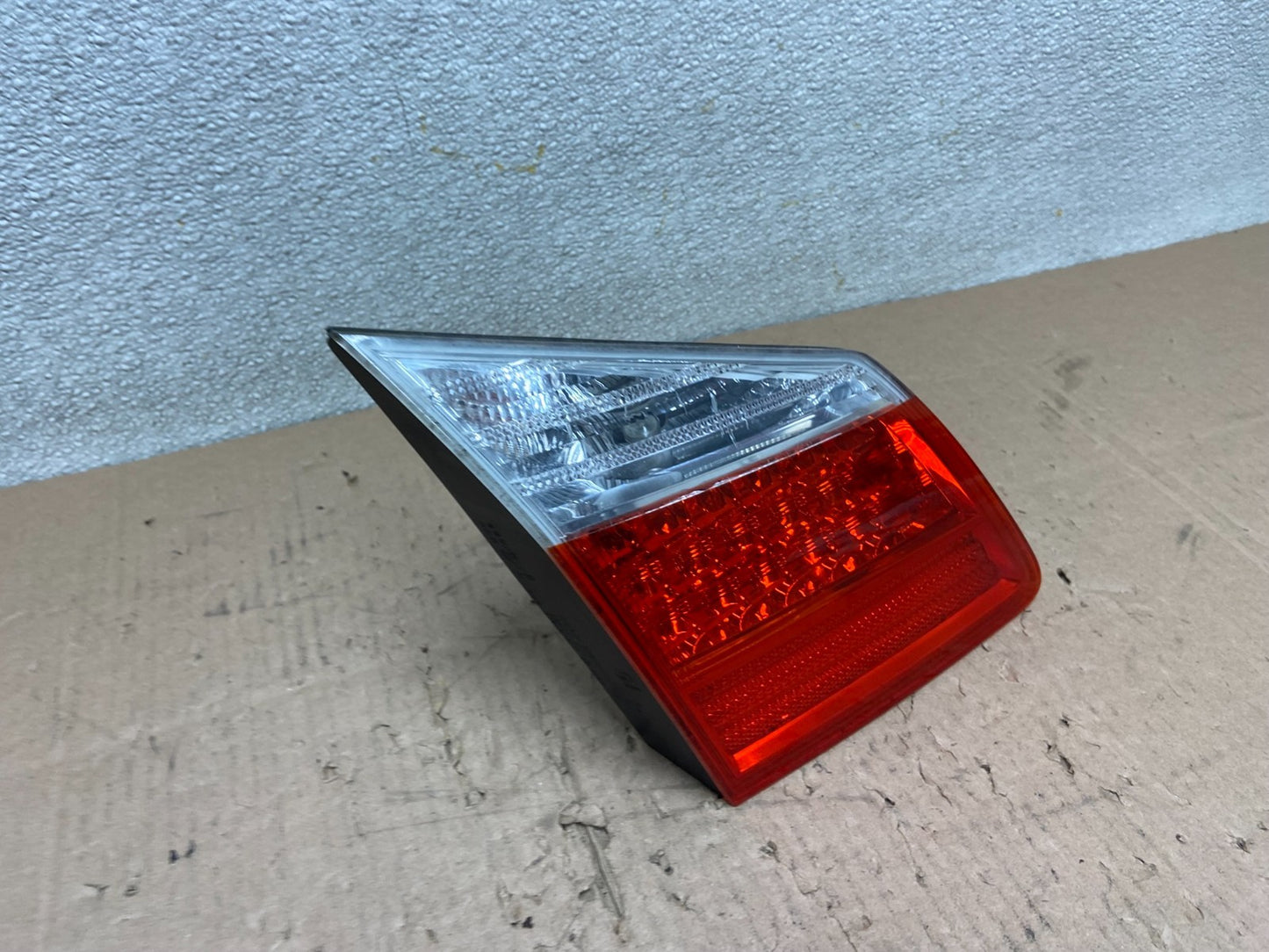 2009-2011 Hyundai Genesis Sedan Left Driver LH Inner LED Tail light Y0232 DW2