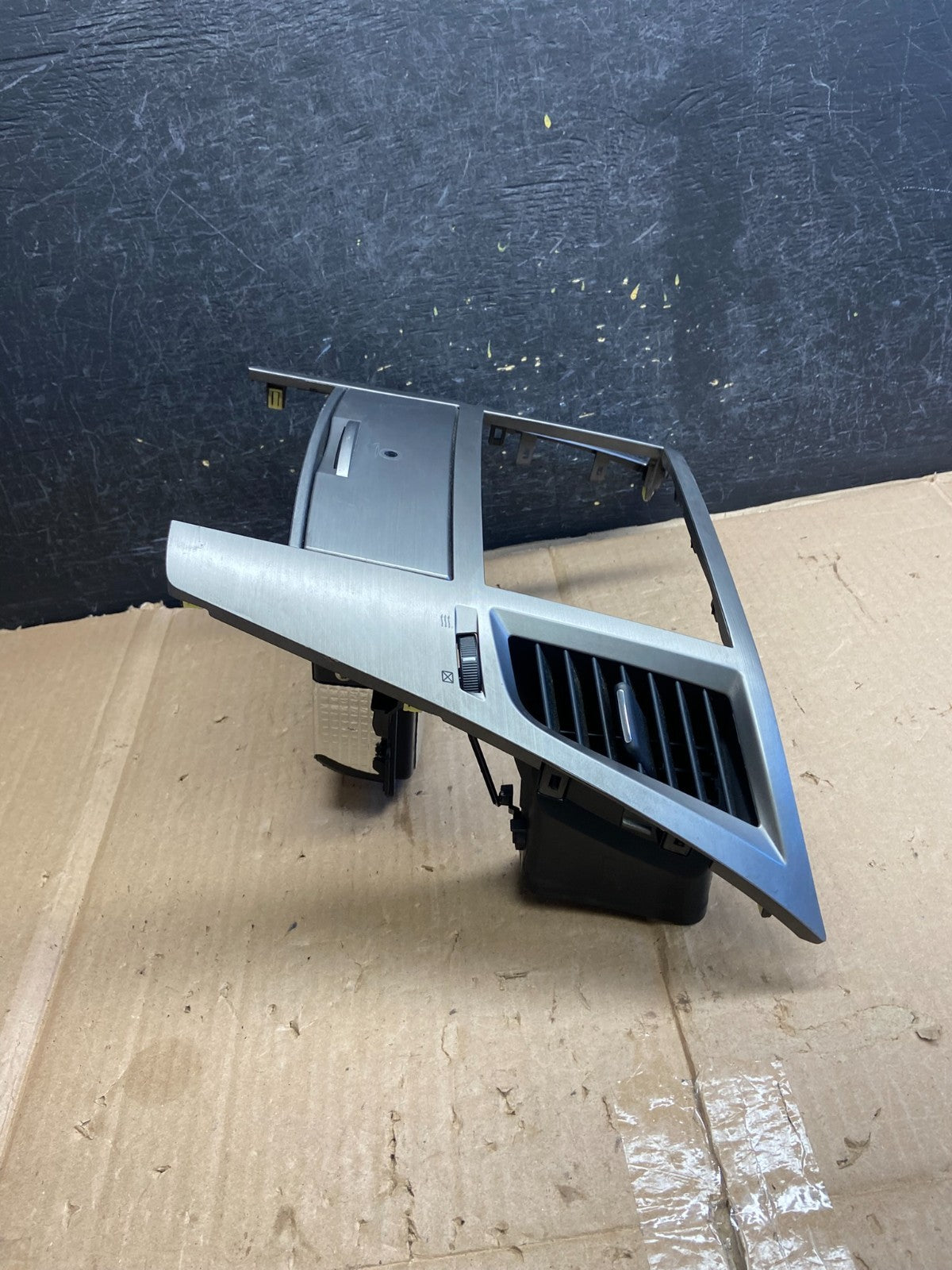 2010-2014 Subaru Legacy Outback Vent Radio Panel Trim Bezel ai2714 DG2