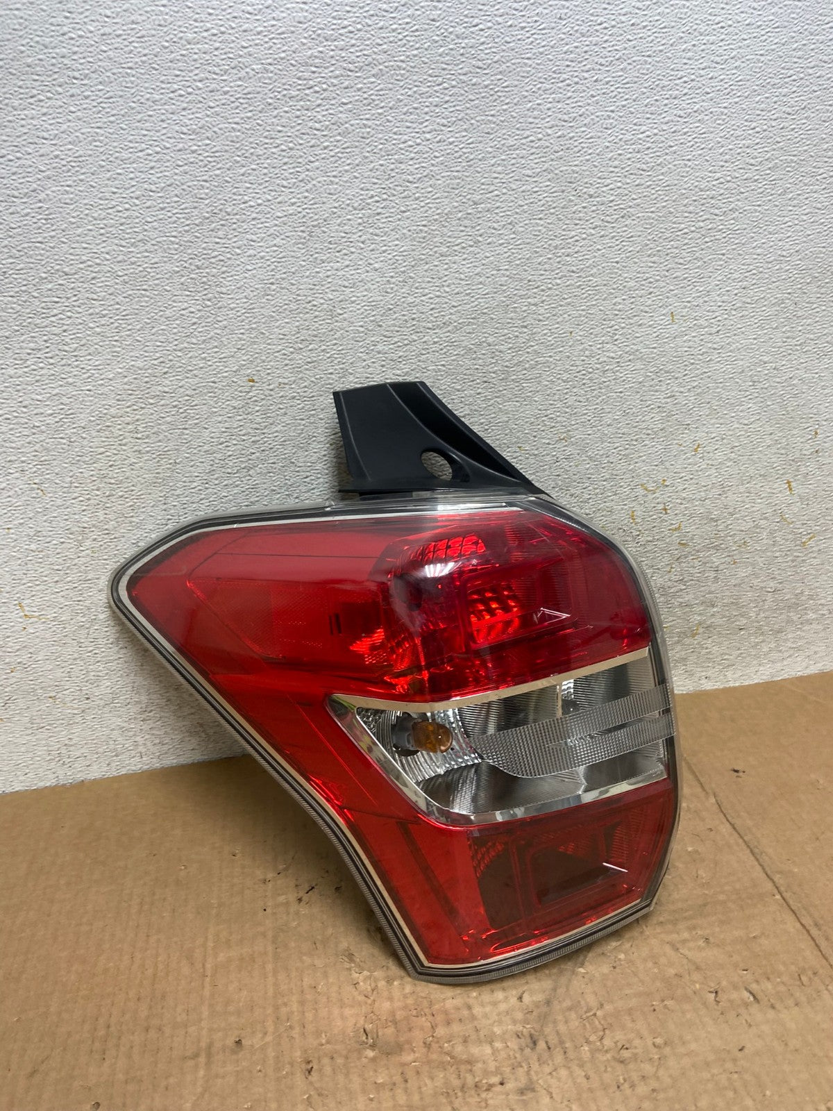 2014-2016 Subaru Forester Left Driver LH Side Tail Light AI5412 LK2