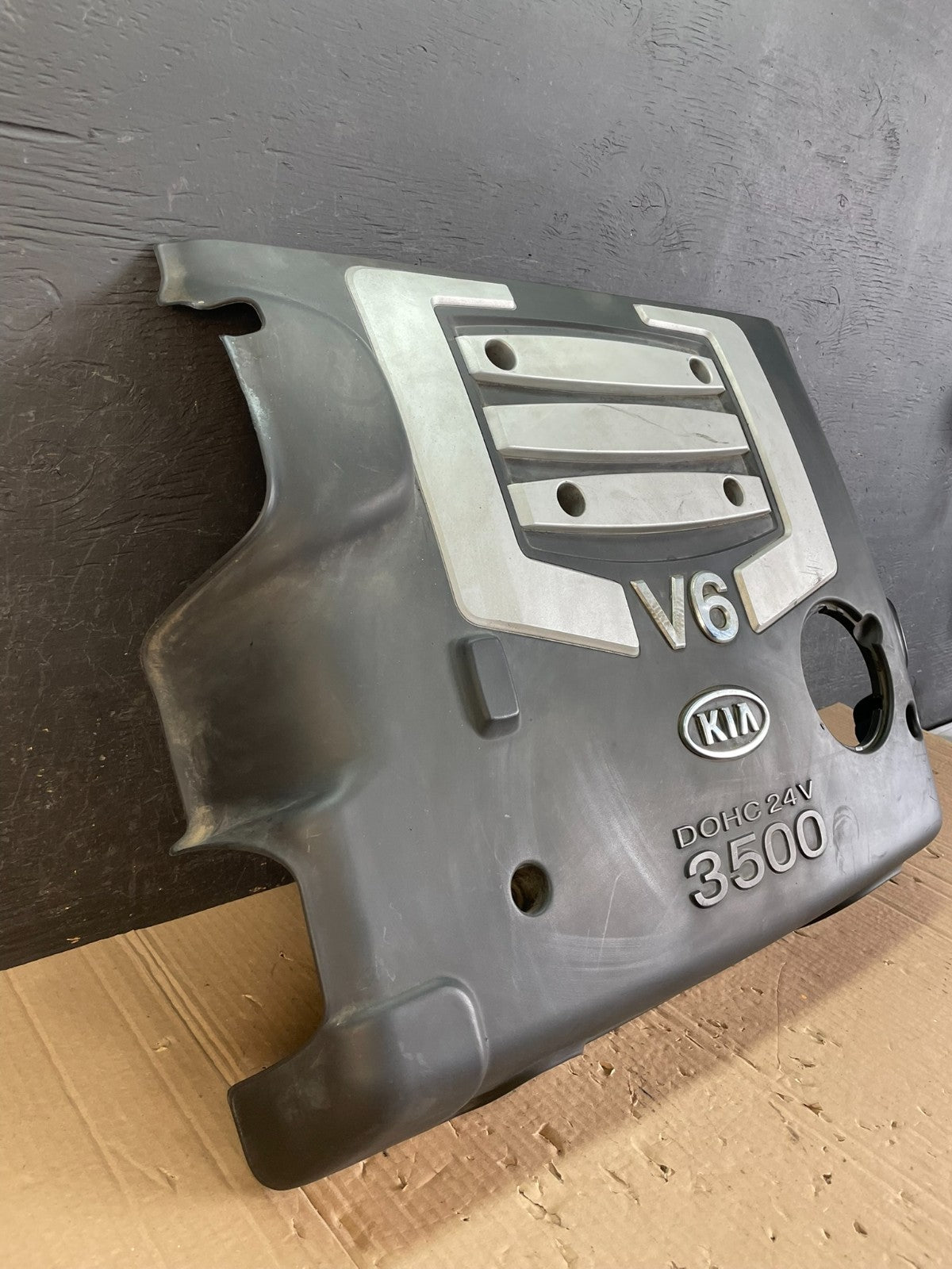 2003 to 2006 Kia Sorento 3.5L V6 Engine Motor Top Lid Cap Cover AD8718 DW2