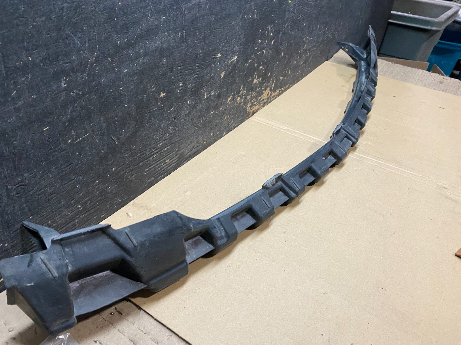 08-11 Mercedes W204 C300 Sedan Front Lower Bumper Carrier Support Panel X29512