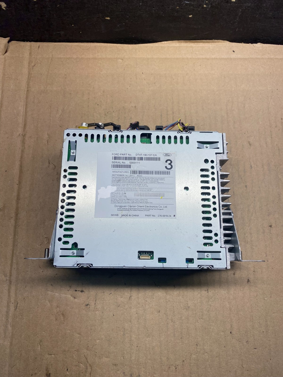 2012 to 2014 Ford Edge AM/FM Radio Reciever AJ0532 DG4