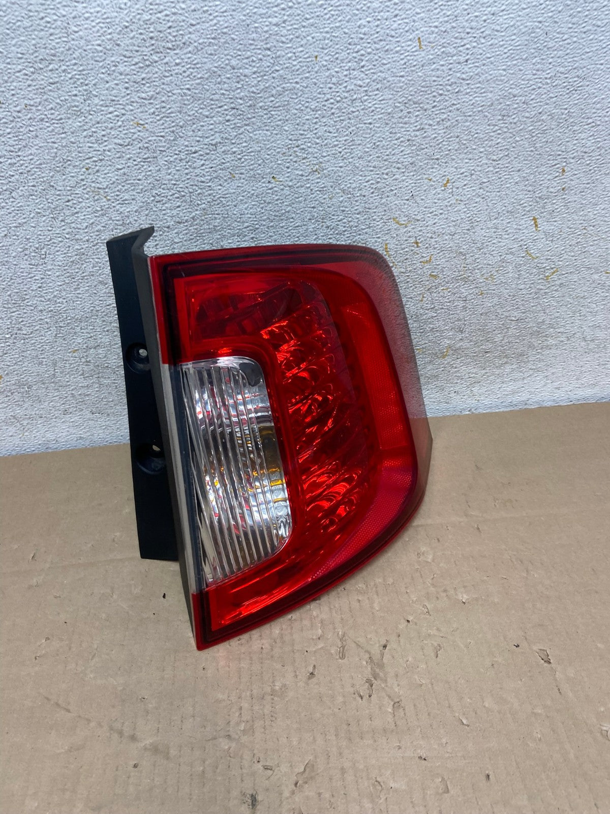 2011 2012 2013 2014 Ford Edge Right Passenger RH Side Tail light AI2186 LK2