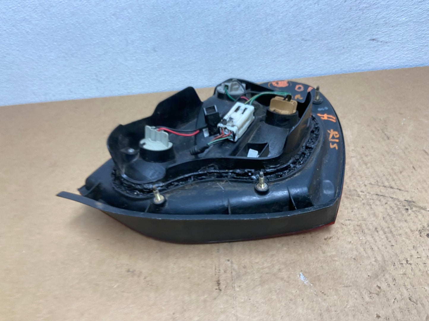 2000 to 2001 Nissan Maxima Right Passenger Rh Side Tail Light OEM AC1819 LK6