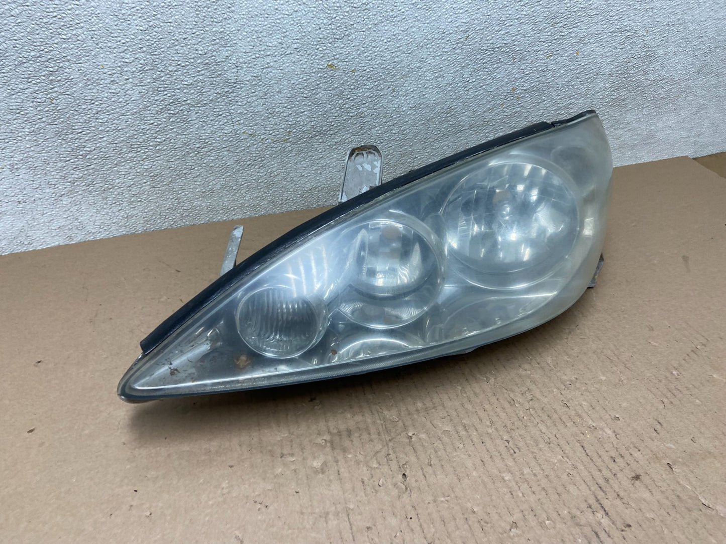 2005 to 2006 Toyota Camry Left Driver LH Halogen Headlight AB5996 DW2