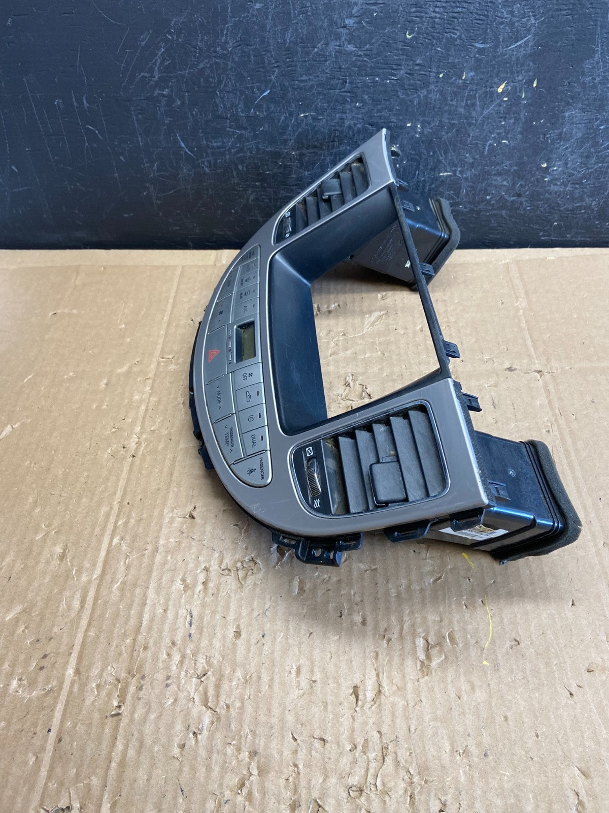 2009 to 2014 Hyundai Genesis A/C Heater Temperature Climate Control AD6774 DG2