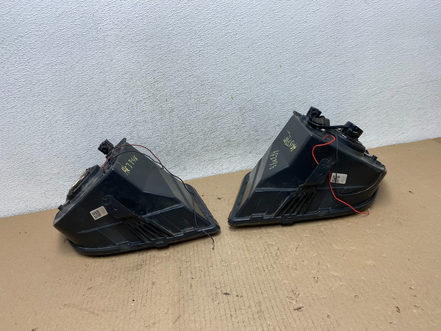 2005 to 2009 Ford Mustang Left+Right Set Side Black LED Headlights AF3198 DG6