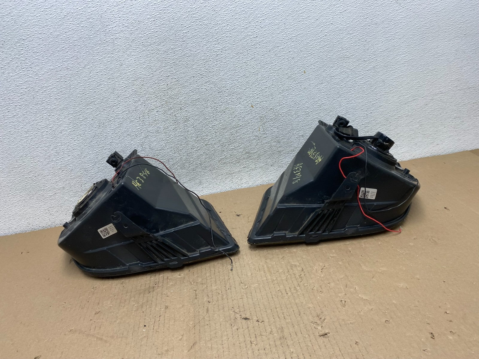 2005 to 2009 Ford Mustang Left+Right Set Side Black LED Headlights AF3198 DG6