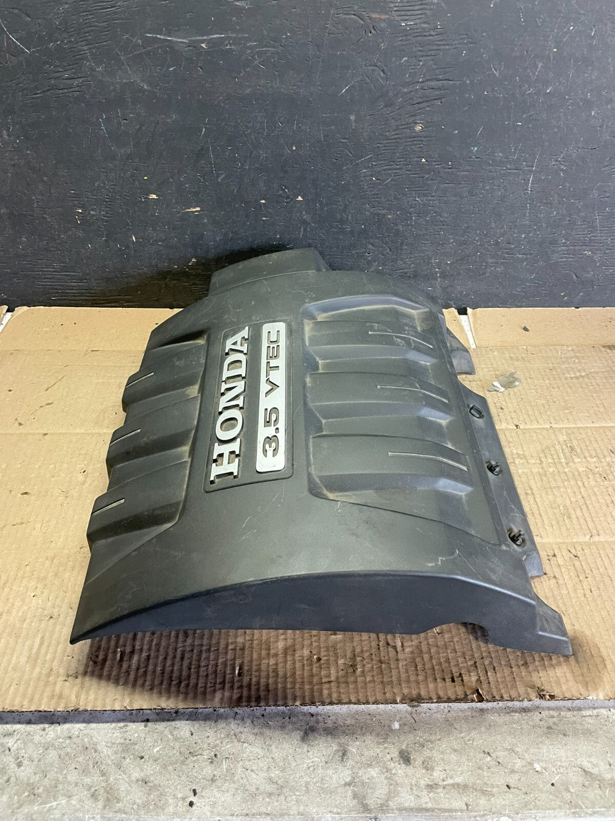 2006 to 2008 Honda Pilot Black Engine Cover OEM 3.5L M2719 DG2