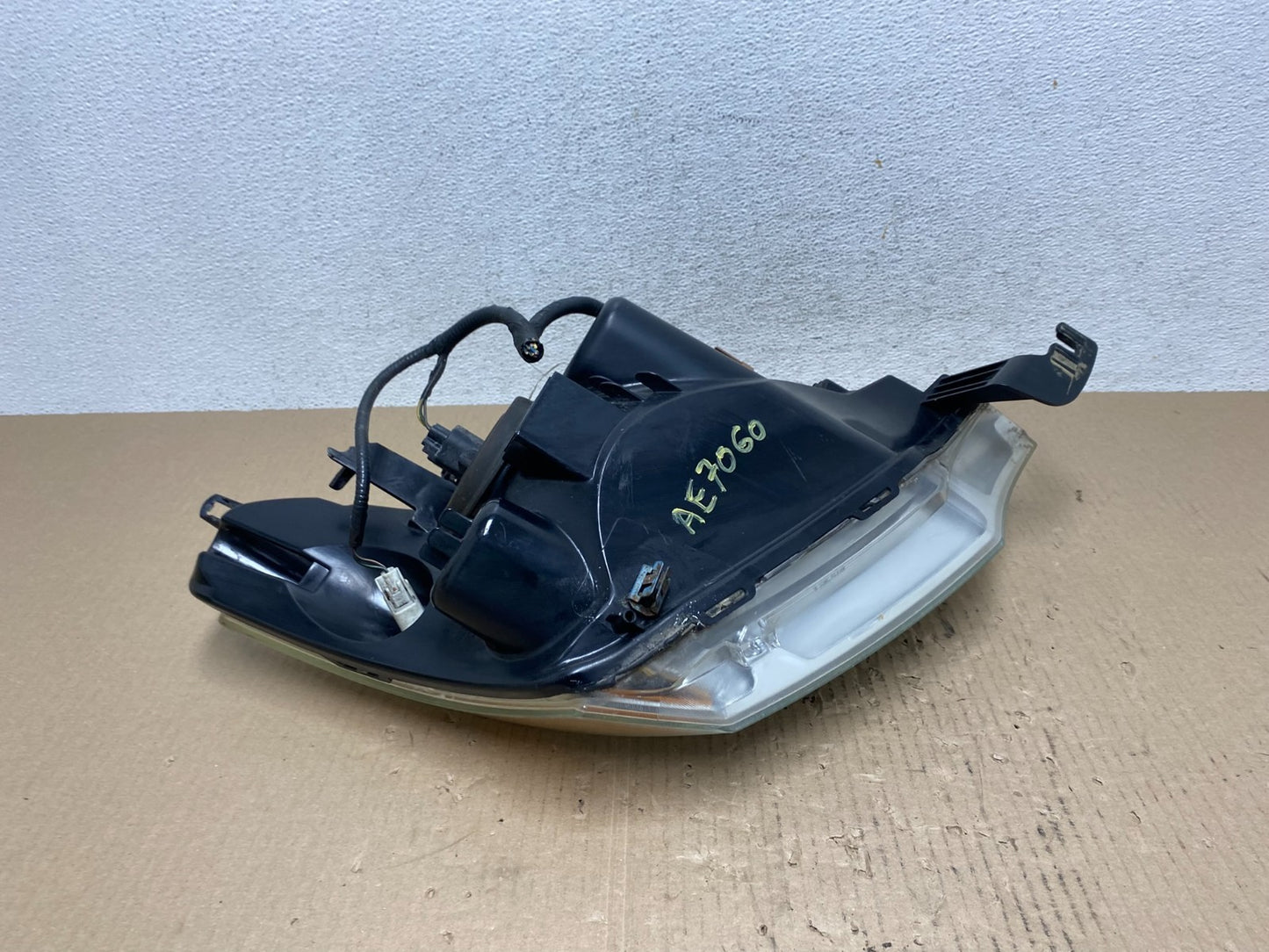 2008 2009 2010 2011 Ford Focus Left Driver Lh Headlight Halogen AE7060 DW8