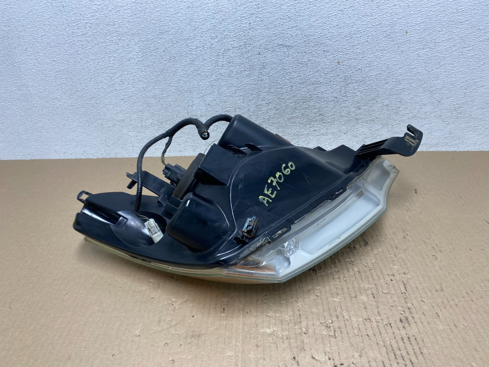 2008 2009 2010 2011 Ford Focus Left Driver Lh Headlight Halogen AE7060 DW8