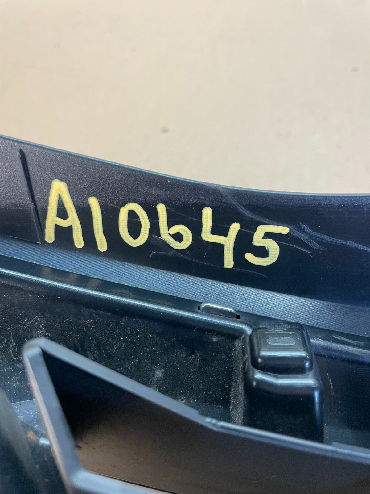 2009 2010 2011 Subaru Impreza Sedan Front Upper Grille Grill AI06454