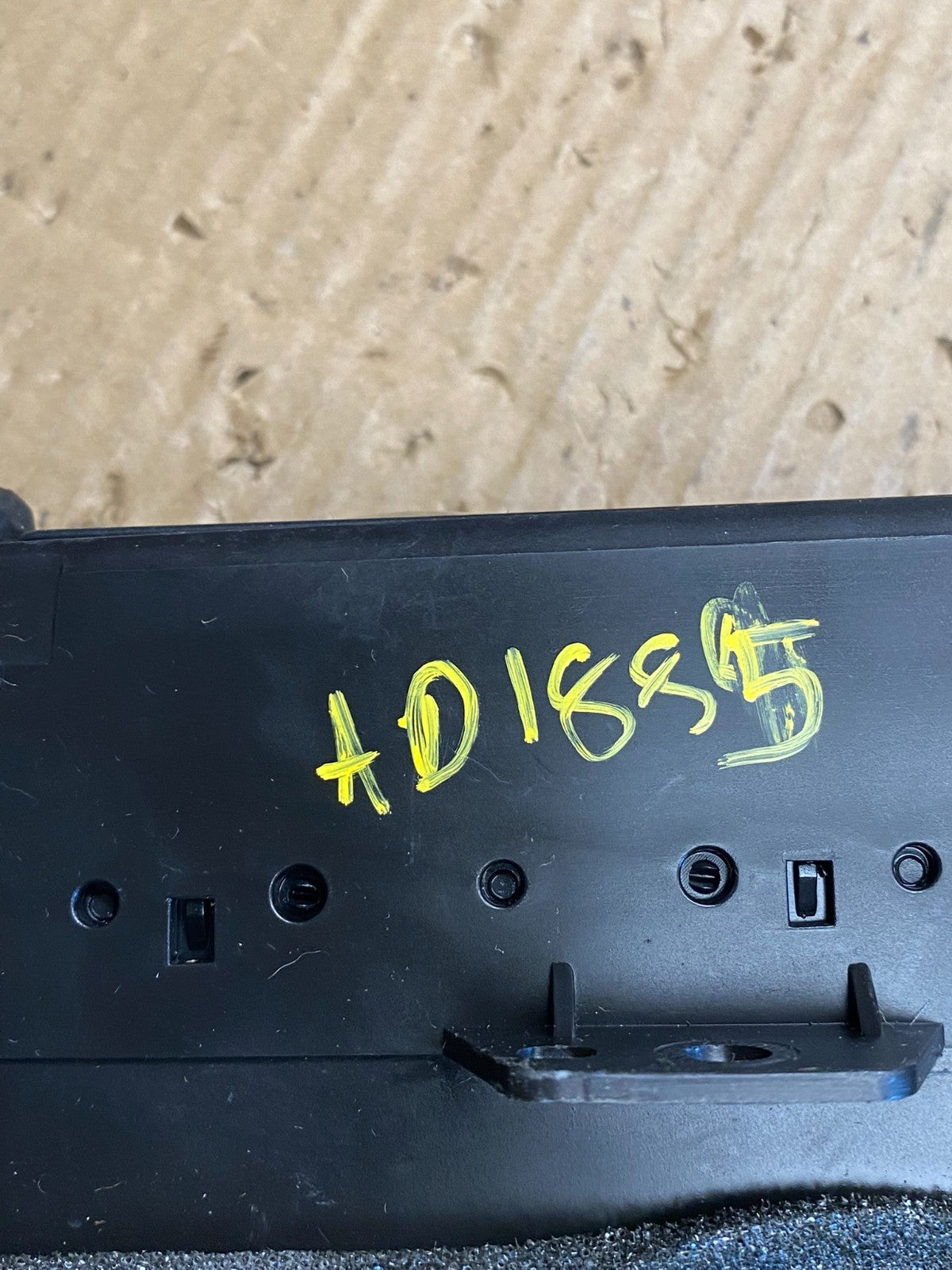 2013 to 2016 Ford Fusion Center Dash Air Vents DS73-19K617-A ad1885 DG6