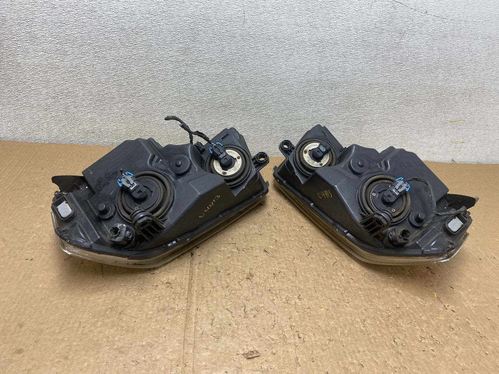 2008 to 2014 Dodge Avenger Left+Right Side Set Halogen Headlights V4413 DW9