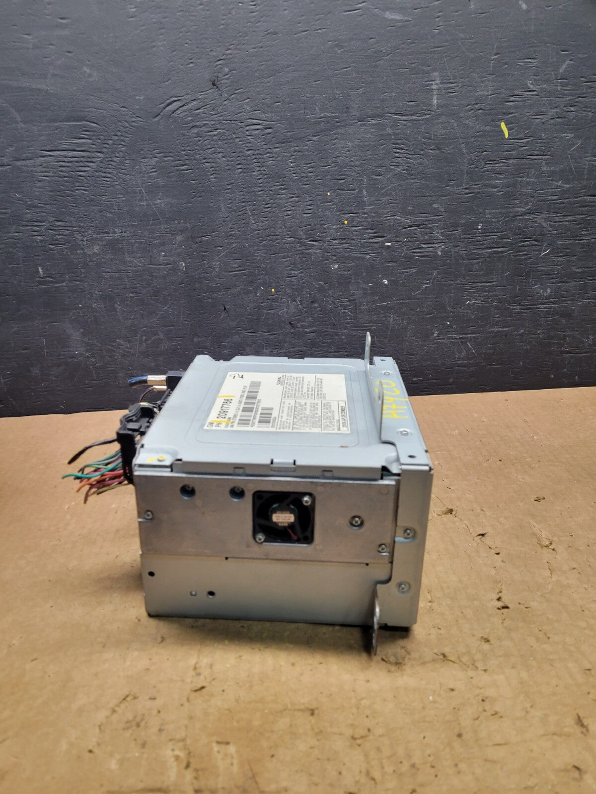 2010 to 2012 Cadillac SRX AM/FM/CD/MP3 Radio Head Unit Receiver H79201