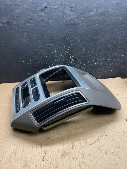 2007 - 2010 Ford Edge Heater Climate Control Radio Control Dash Bezel Y7810 DG2