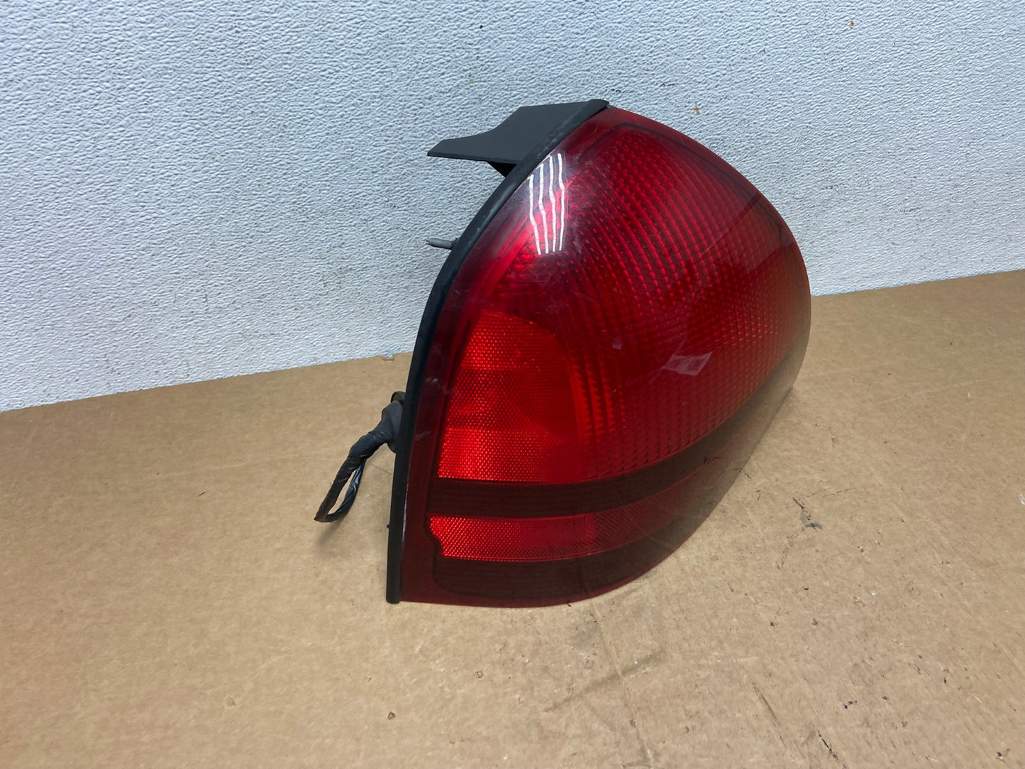 2003-2011 Mercury Grand Marquis Left Driver Lh Side Tail Light AD6240 LK2