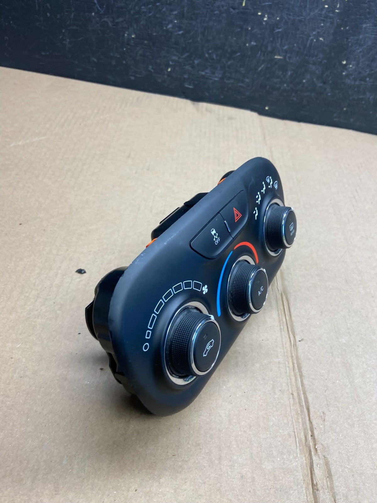 2013 to 2016 Dodge Dart AC Heater Temperature Climate Control AE4337 DG1