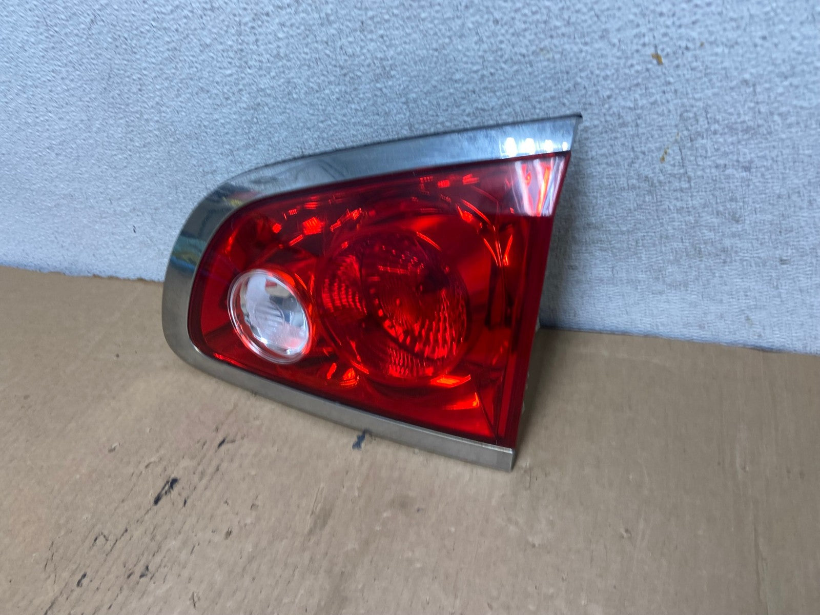 2008-2012 Buick Enclave Right Passenger Rh Inner Tail Light AG2107 LK1