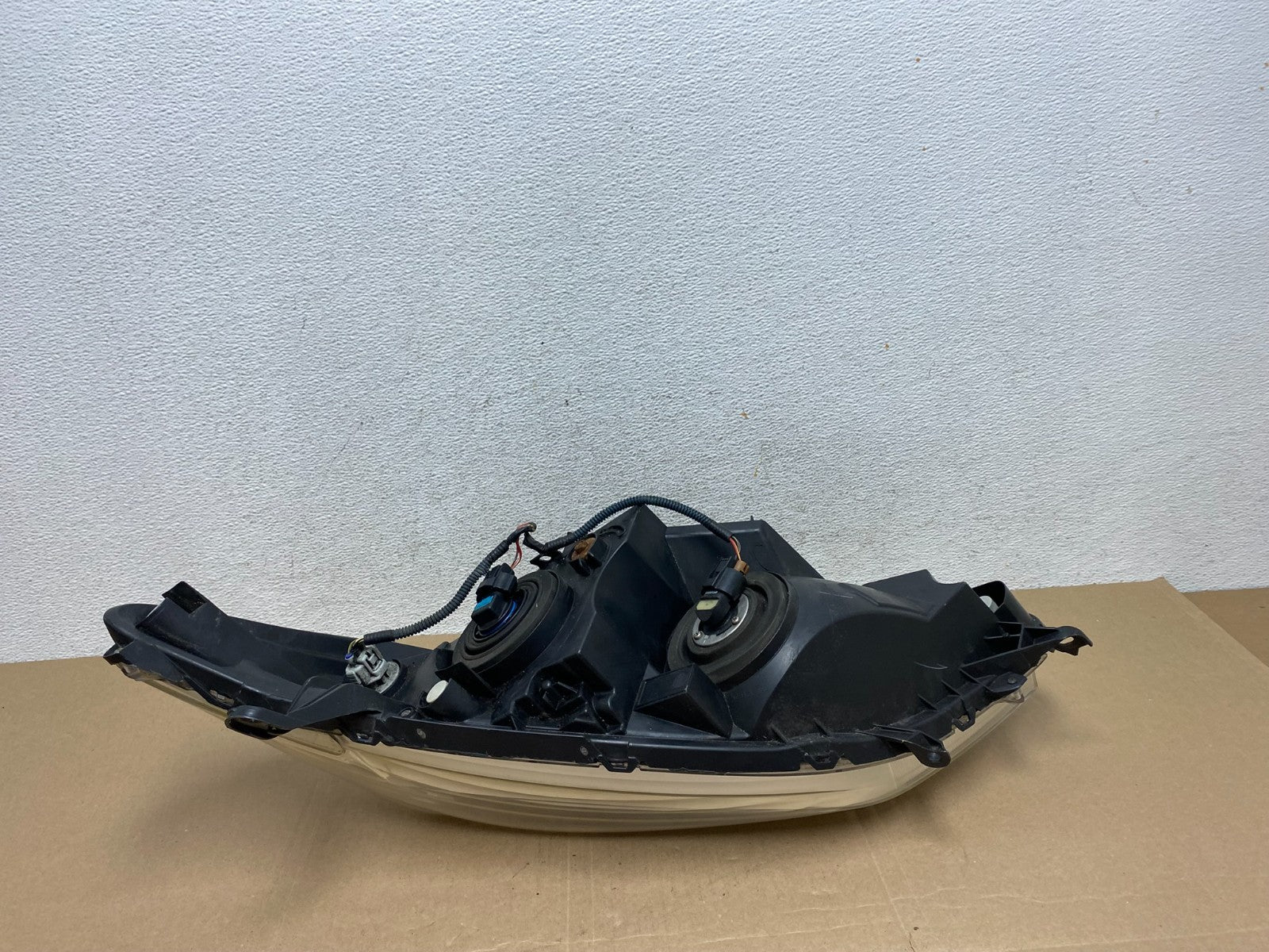 2011-2014 Toyota Sienna Right Passenger RH Halogen Headlight AE4851 DW8