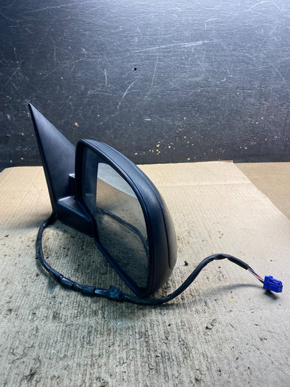 1999 to 2006 Chevrolet Tahoe Silverado Suburban Right Side Mirror OEM Z2504 MS9