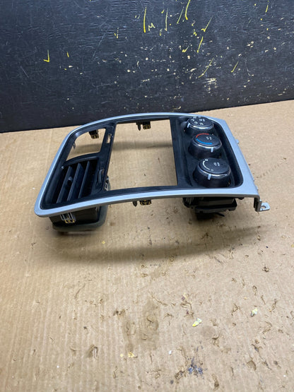 2010 to 2012 Dodge Caliber Dash Radio Center Bezel Climate Control Dash Z4360 DG1