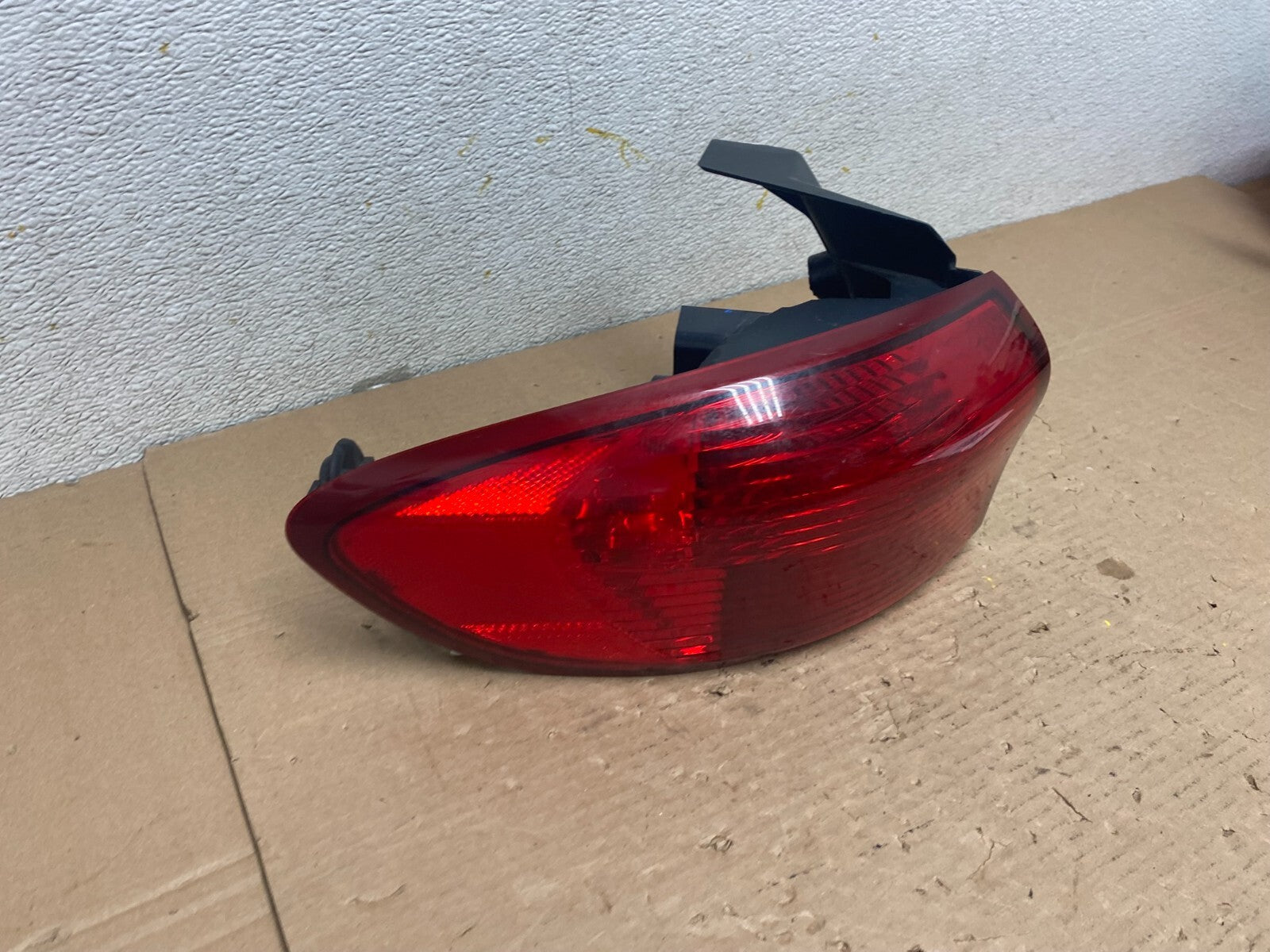 2006-2007 Subaru Tribeca B9 Left Driver Lh Side Tail Light Oem N7881 DW2