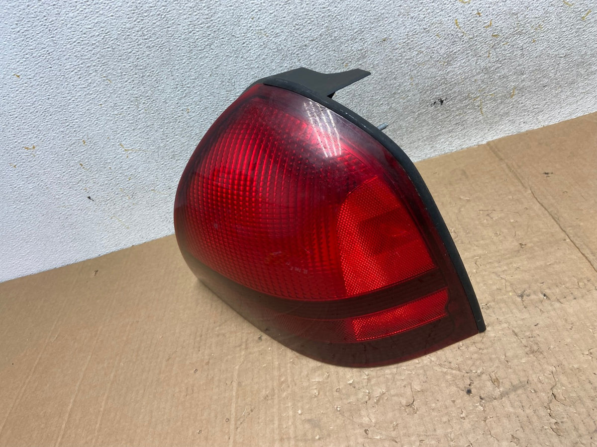 2003 to 2011 Mercury Grand Marquis Right Passenger Tail Light AI5577 LK1