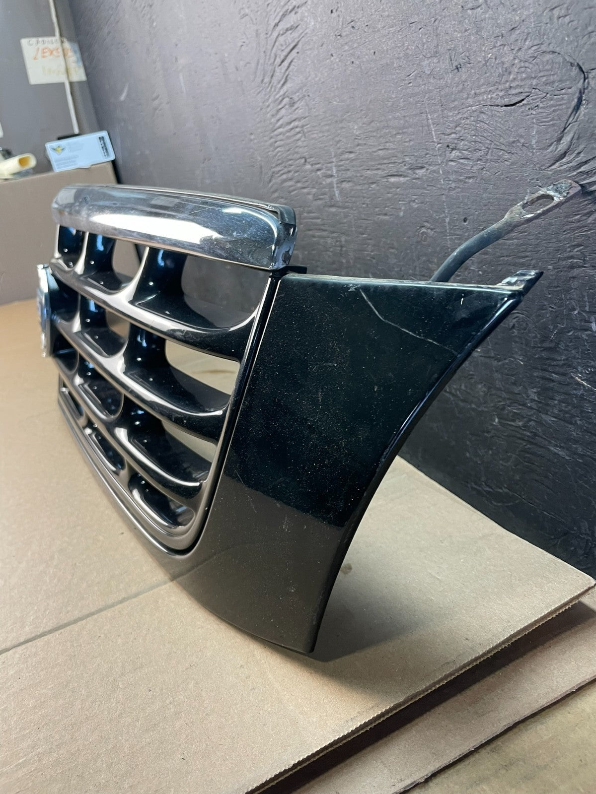 1999 to 2005 Cadillac Deville Front Grill Grille AC2218 PS1