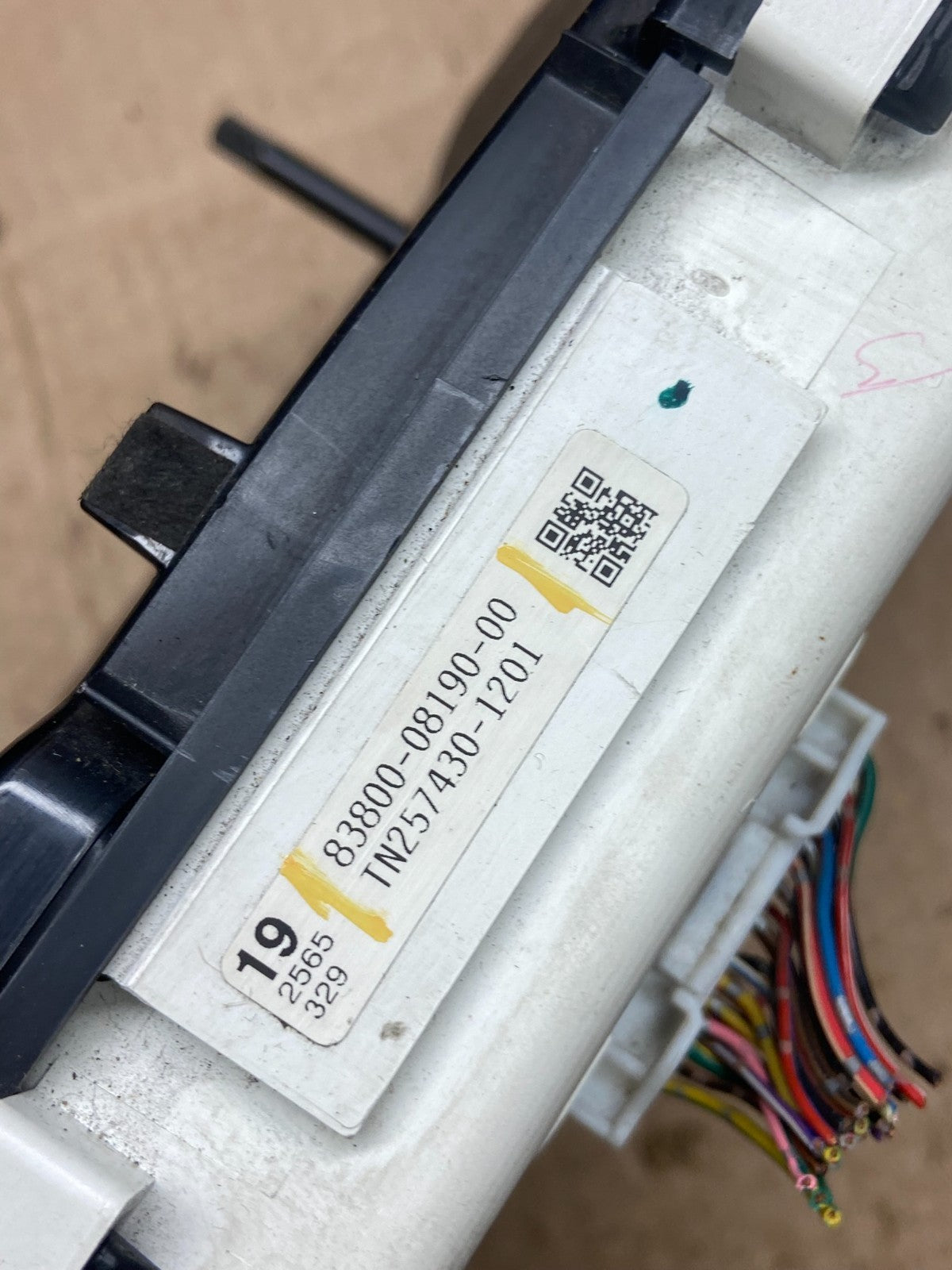 2006  Toyota Sienna Speedometer Cluster Gauge OEM Z1608 DG6
