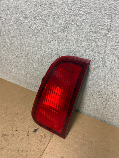 2003-2006 Lincoln Navigator Right Passenger RH Inner Tail Light OEM P6810 DW1