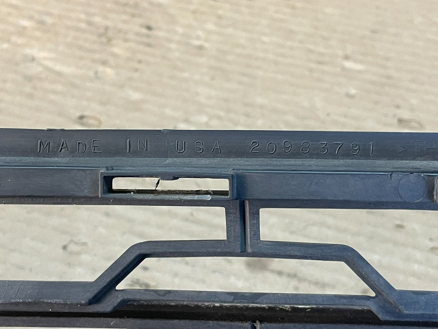 2013 to 2017 Chevrolet Traverse Front Lower Grill Grille AF3522 DG4