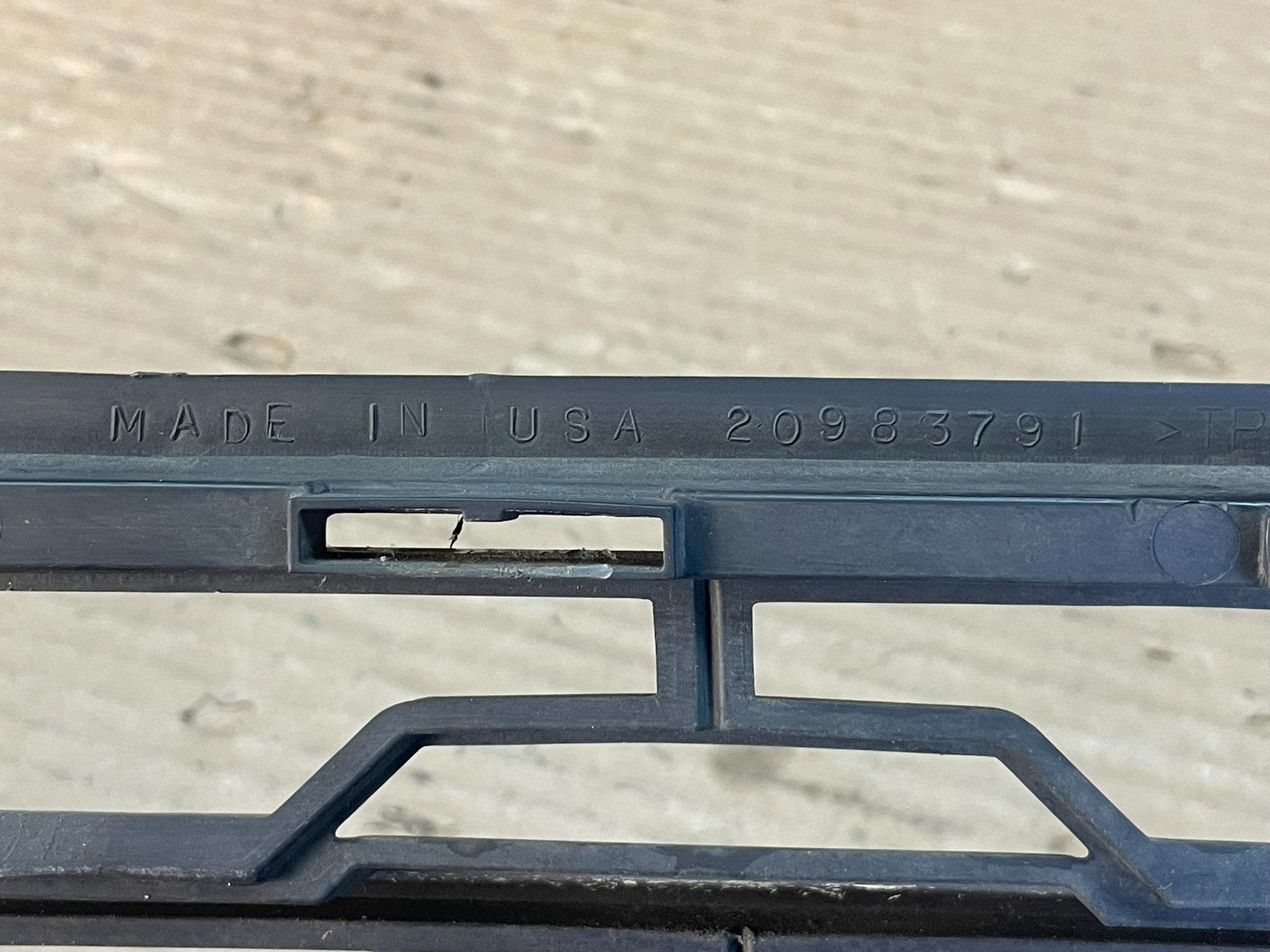 2013 to 2017 Chevrolet Traverse Front Lower Grill Grille AF3522 DG4