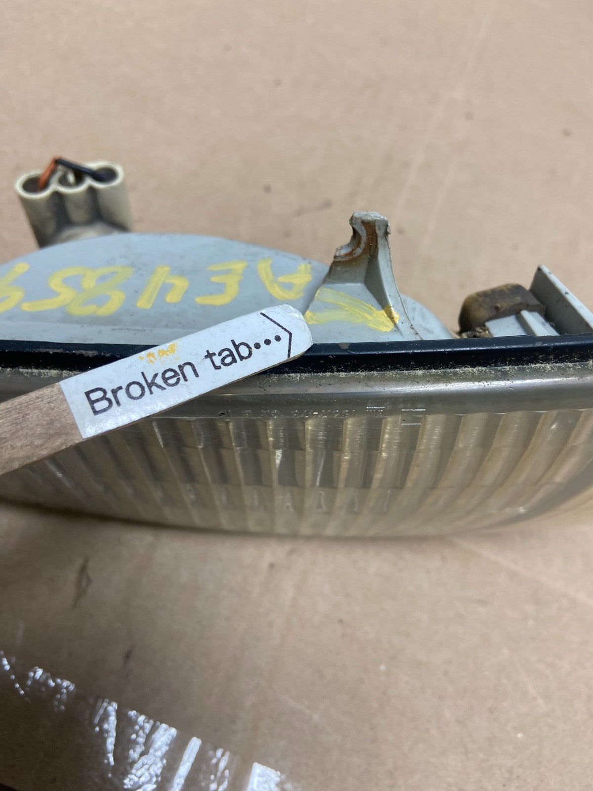 1995 to 1999 Buick Riviera Left Driver Side Turn Signal Headlight AE48593