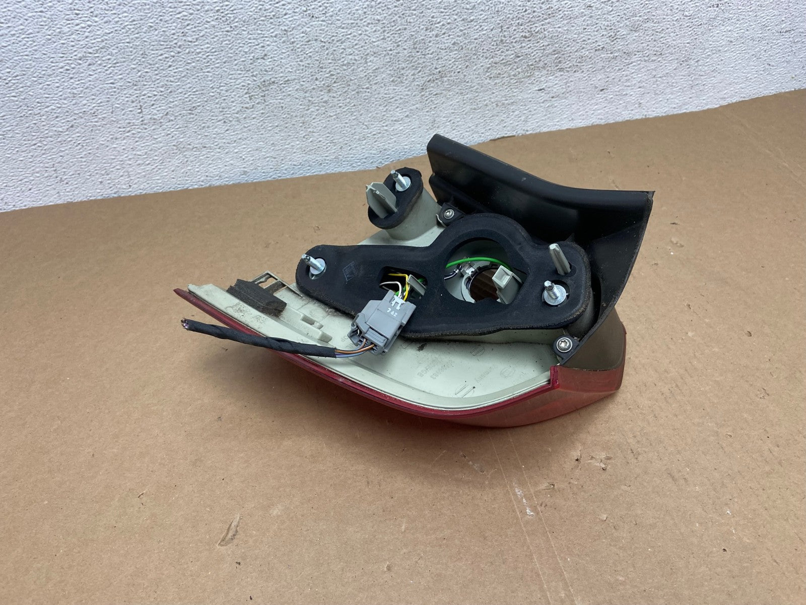 2008 to 2013 Volvo XC70 V70 Left Driver LH Tail Light Lower AD7888 LK4