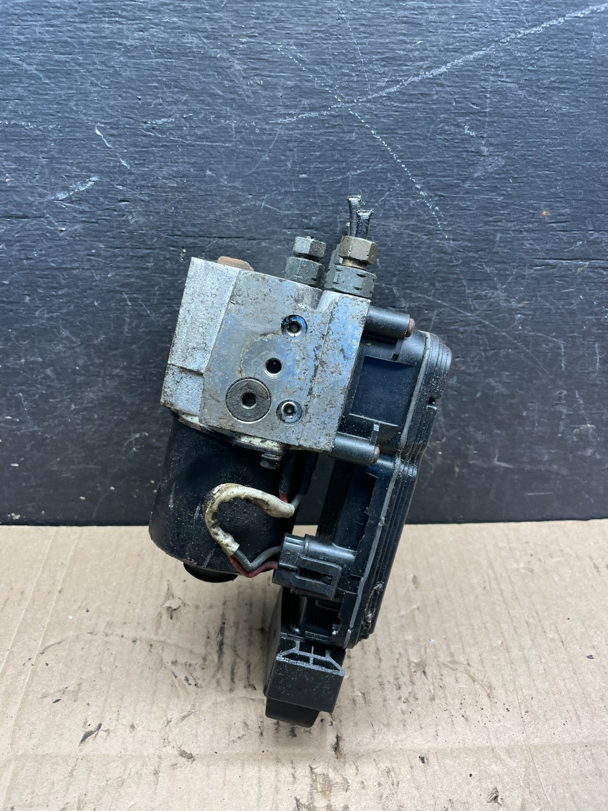 2005 2006 Ford E-150 E150 ABS Anti-Lock Brake Pump Module r9392 DG3