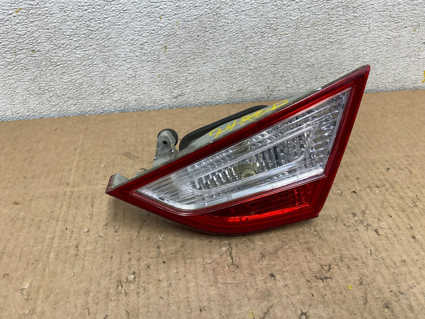 2011 to 2014 Hyundai Sonata Right Passenger Rh Inner Tail Light Oem L8722 DW0