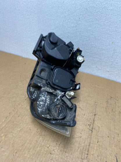 2009-2011 BMW 3 Series 328i 4/D Sedan Headlight Halogen Right Passenger AD05276