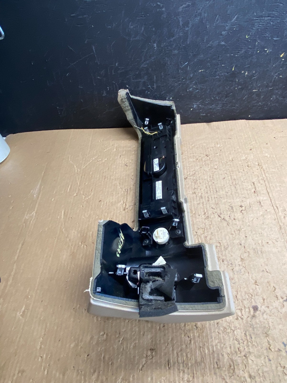2010-2011 Land Rover Range Rover LR4 Radio Media Infotainment Controls AF1543 DG4
