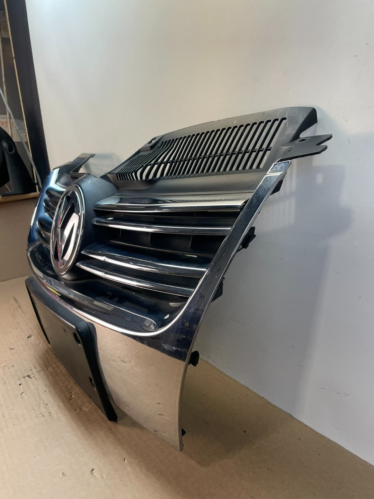 2005-2010 Volkswagen Jetta Front Upper Grille Grill Chrome af8504 DG1