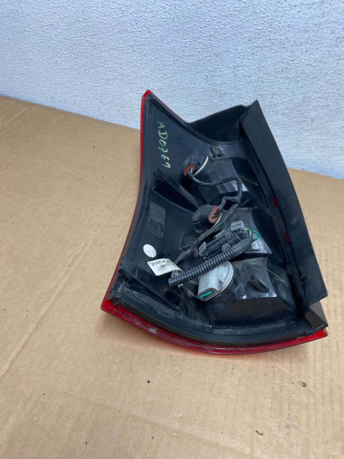 2004 to 2007 Saturn Vue Right Passenger Rh Side Tail Light AD0769 LK7