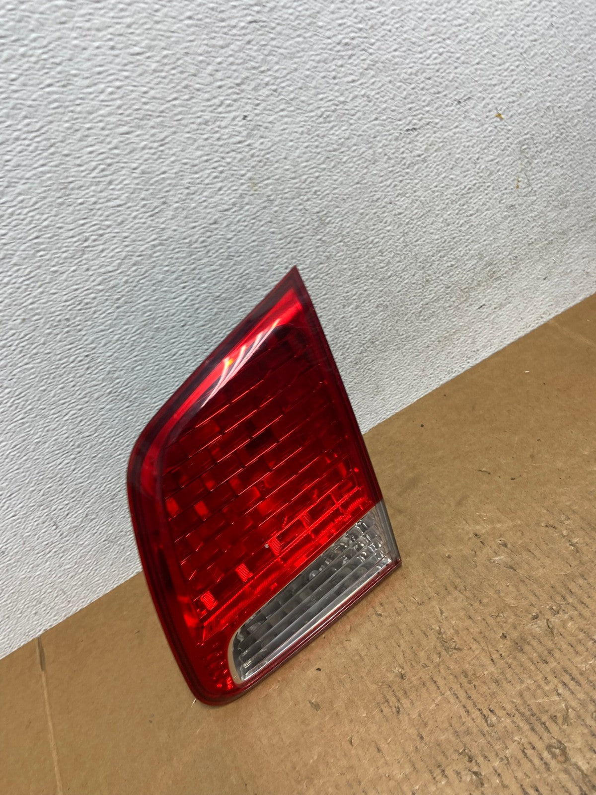 2011 2012 2013 Kia Sorento Right Passenger Inner Tail Light AE0335 LK2