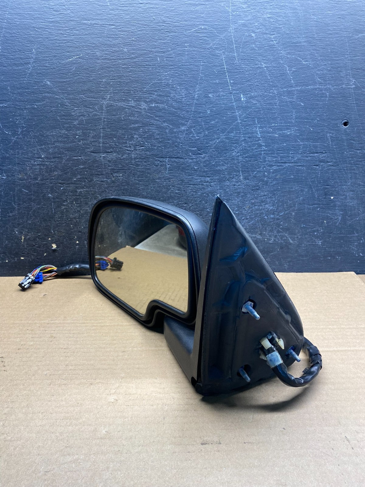 2003-2006 Chevrolet Tahoe Suburban Left Driver LH Turn Door Mirror AI0017 DW11