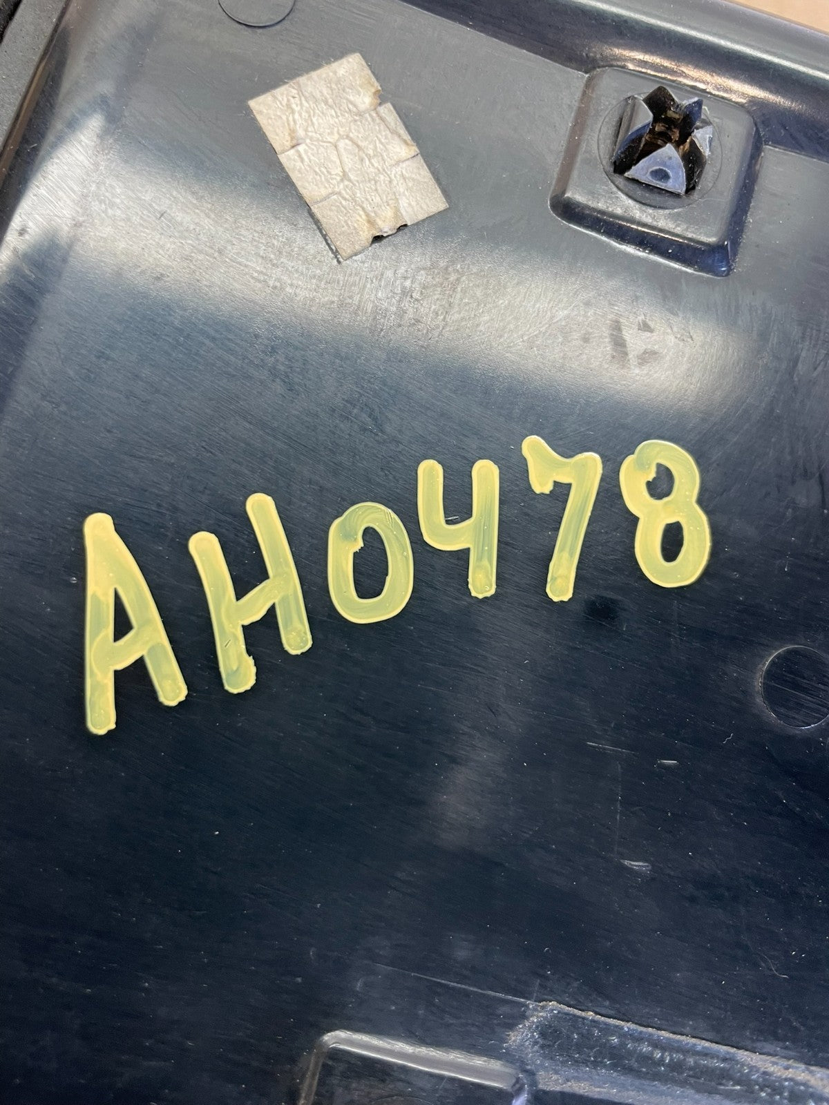 1992 1993 Chevrolet Cavalier Rear Trunk LID Center Tail Light AH0478 DG7