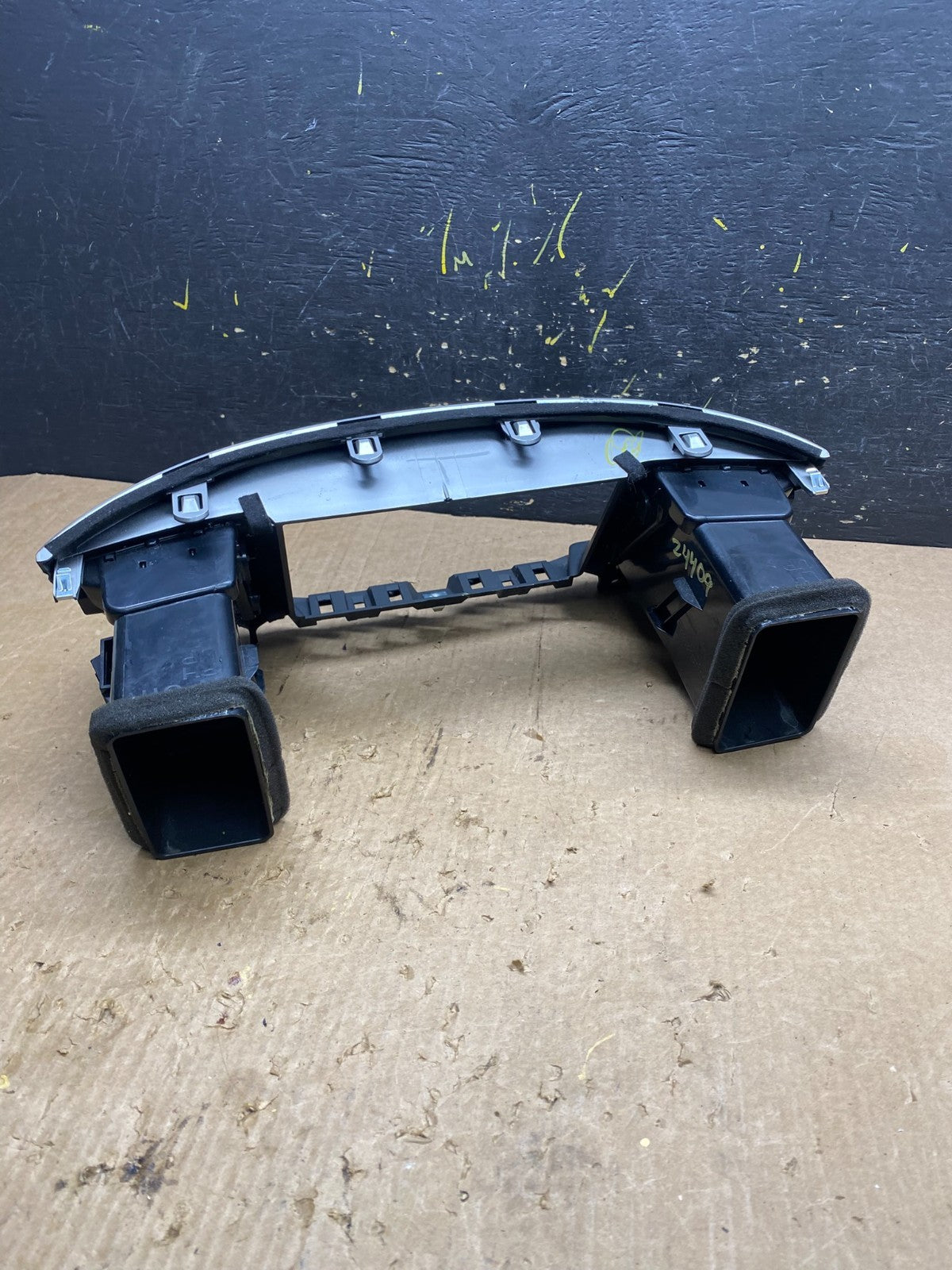 2013 to 2020 Nissan Pathfinder Center Dash Radio Trim Bezel  Surround Z4409 DG3